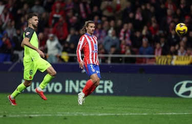 El jugador del Atlético de Madrid, Antoine Griezmann, marca el 2-0 al Mallorca. 