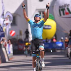 Luis León Sánchez triunfa en Lienz y Pinot sigue como líder