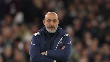 West Ham United's Portuguese head coach Nuno Esp�rito Santo looks on during the English Premier League football match between West Ham United and Bournemouth at the London Stadium, in east London on February 21, 2026. (Photo by Rhianna Chadwick / AFP) / RESTRICTED TO EDITORIAL USE. No use with unauthorized audio, video, data, fixture lists, club/league logos or 'live' services. Online in-match use limited to 120 images. An additional 40 images may be used in extra time. No video emulation. Social media in-match use limited to 120 images. An additional 40 images may be used in extra time. No use in betting publications, games or single club/league/player publications. /