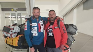 Alex Txikon y Eneko Garamendi en Loiu.