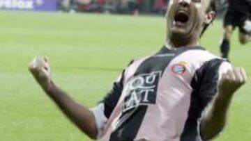 <b>DIRECTOS A GLASGOW.</b> José Mari Lacruz celebra el tanto de la victoria en Bremen.