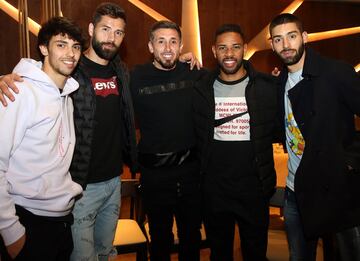 Los jugadores y t¨¦cnicos del Atl¨¦tico almorzaron en El Gran Escenario, el nuevo restaurante del Wanda Metropolitano, por iniciativa de Gil Mar¨ªn.