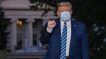 October 5, 2020 - Washington, DC, United States: President Donald J. Trump gestures after disembarking from Marine One at the White House following several days at Walter Reed National Military Medical Center for treatment for COVID19. (Ken Cedeno / Polar