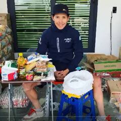 Más Superman que nunca: Miguel Ángel reparte ayudas