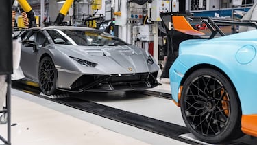 ¿Cómo Lamborghini pasó de producir unos cuántos autos a miles de unidades?