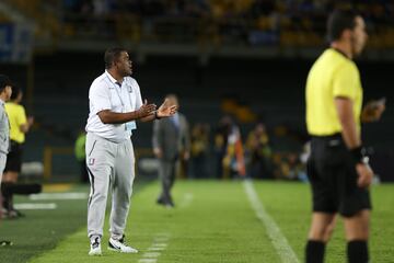 Llegó a Once Caldas para la temporada 2018 cuando el club estaba cerca del descenso y ha tenido buenas participaciones en liga. Está cerca de completar los 100 partidos dirigidos con el equipo de Manizales.