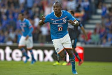 El ecuatoriano Joffre Guerrón, uno de los refuerzos de Cruz Azul para este año, ganó la Copa Libertadores en 2008 cuando estaba en las filas de la Liga Deportiva Universitario de Quito de su país. Antes de arribar a la Máquina, Guerrón fue jugador de Tigres tres torneos: del Apertura 2014 al Apertura 2015.