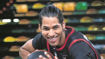 Felipe Dos Anjos, pívot del Retabet Bilbao, posa para AS.