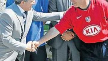 <b>SINTONÍA. </b>El Atlético quiere que esta escena se repita: Aguirre y Torres para comandar el nuevo proyecto rojiblanco.