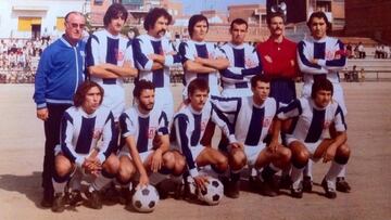 Caparr&oacute;s, segundo por la derecha en la fila inferior, posando con el Legan&eacute;s en su &eacute;poca de jugador.