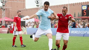 Juan Pablo Ángel juega partido de las leyendas en la Plaza Roja