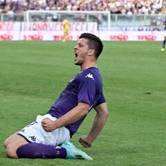 Jovic, estreno perfecto: gol y victoria