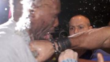 <b>MALEDUCADO. </b>Chisora escupió agua a Wladimir Klitschko, que estaba en la esquina de Vitali.