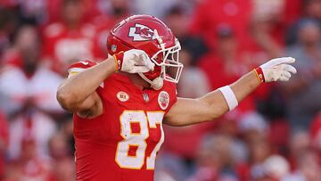 KANSAS CITY, MISSOURI - OCTOBER 22: Travis Kelce #87 of the Kansas City Chiefs reacts to a first down during the second quarter against the Los Angeles Chargers at GEHA Field at Arrowhead Stadium on October 22, 2023 in Kansas City, Missouri.   Jamie Squire/Getty Images/AFP (Photo by JAMIE SQUIRE / GETTY IMAGES NORTH AMERICA / Getty Images via AFP)