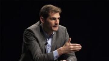 Casillas durante una entrevista con Iñaki Gabilondo