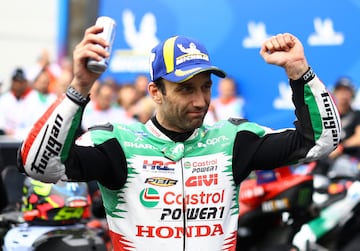 Celebracin del piloto francs, Johann Zarco, tras proclamarse campen del Gran Premio de Francia de MotoGP.
