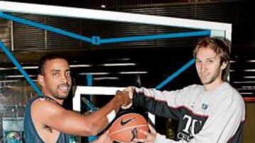 <b>CALIDAD. </b>Dos jugadores de gran clase, Louis Bullock y Zoran Planinic, vuelven a medir fuerzas tras la reciente Supercopa de Bilbao.