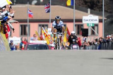 Contador se come al ‘Tiburón’