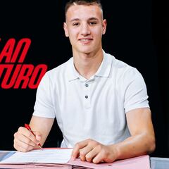 El Milan ata a su joya