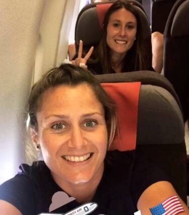 Barcelona's men and women fly together, apart