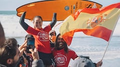 Sarah Almagro y Paloma Oñate, campeona y subcampeona del mundo de surf adaptado