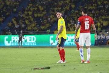 Sin estar en al 100% físicamente, el mediocampista fue uno de los pocos destacados del equipo nacional. Mostró sacrificio y con el balón lideró los intentos ofensivos de Colombia, aunque le faltó claridad en el último cuarto de cancha. Luchó y corrió más de lo que pudo jugar, pero estuvo cerca de anotar en el 58' con un remate de zurda que se fue apenas desviado. El estadio lo aplaudió cuando fue sustituido por Rafael Santos Borré.