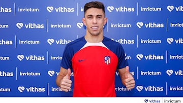 Paulista, con la camiseta del Atlético.