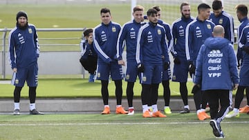 Messi complet&oacute; el entrenamiento de ayer de Argentina en Valdebebas y podr&aacute; jugar ante Espa&ntilde;a.