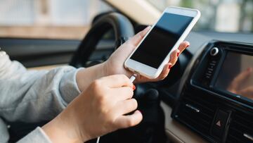 Cellphone companies report massive outages nationwide as people begin their day. Which companies have seen the greatest disruptions?