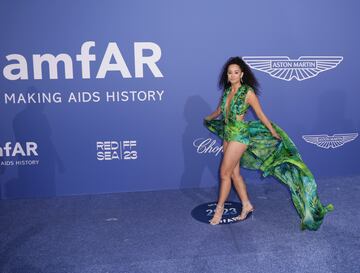 Lena Mahfouf durante la alfombra roja de la gala béfica amfAR celebrada en el Hotel du Cap-Eden-Roc.