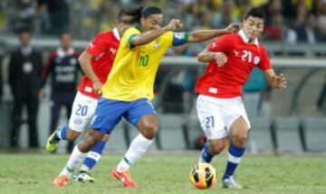 El volante dejó Huachipato el 2013 para saltar al Betis de España. El 2016 llegó a Universidad de Chile donde es titular indiscutido. Fue nominado a la Roja por Jorge Sampaoli.