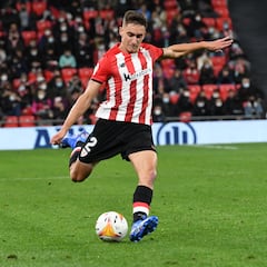 Álex Petxarroman llega cedido una temporada