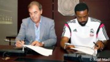 K. C. Rivers firma su contrato que le convierte en nuevo jugador del Real Madrid.