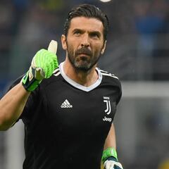 Buffon to leave Juventus but has offers to continue playing