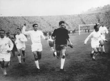 18/05/1960 en Glasgow después de proclamarse Campeón de Europa por quinta vez al vencer al Eintrach