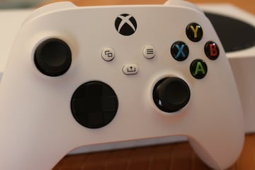 Xbox Series S en todo su esplendor: consola y mando al detalle