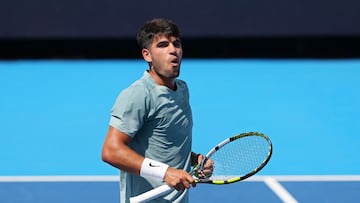 Carlos Alcaraz, contra Damir Dzumhur en el Cincinnati Open.