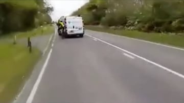 Lamentable y peligroso por igual: ?le saca de la carretera a prop¨®sito!