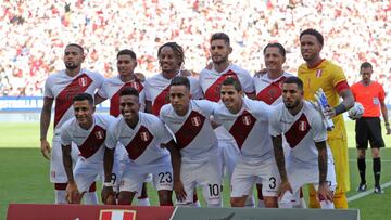 Peruvian team during the friendly match between Peru and New Zeland, played at the RCDE Stadium, in Barcelona, on 05th June 2022. (Photo by Joan Valls/Urbanandsport /NurPhoto via Getty Images)