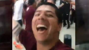 Valdés mostró el cántico dedicado a la U en el camarín