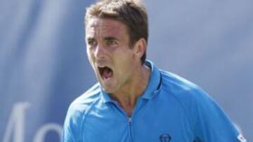 <b>ESPECTACULAR.</b> Tommy Robredo cayó derrotado ante el número tres del mundo, Novak Djokovic, en un espectacular partido que se resolvió en cinco sets y 3 horas 44 minutos.