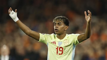 Rotterdam (Netherlands), 20/03/2025.- Lamine Yamal of Spain gestures during the UEFA Nations League quarterfinal soccer match between the Netherlands and Spain, in Rotterdam, the Netherlands, 20 March 2025. (Países Bajos; Holanda, España) EFE/EPA/MAURICE VAN STEEN