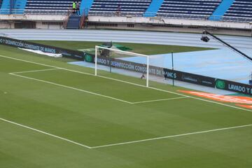 Los hinchas de la Selección Colombia acompañan al equipo en su partido ante Ecuador por las Eliminatorias Sudamericanas en el Metropolitano.