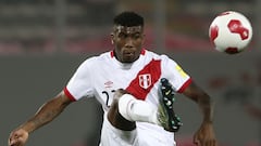 Ascues firma por la César Vallejo