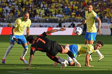 La Selección Colombia y la Selección de Brasil igualaron 1-1 en el cierre del Grupo D de la Copa América, gracias a las anotaciones de Rapinha y Daniel Muñoz.