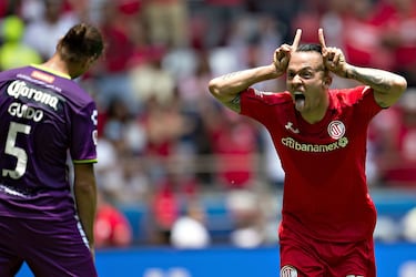 Rodrigo Salinas en la lateral de los Diablos Rojos.
