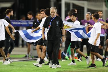 Bielsa le cambia el libreto a Uruguay: ofensiva, vertical y goleadora