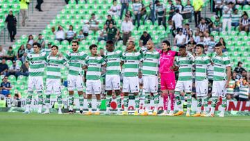 Players of Santos during the game Santos vs Monterrey, corresponding to first leg match of Quarterfinals of the Torneo Clausura 2023 of the Liga BBVA MX, at TSM Corona Stadium, on May 10, 2023.
<br><br>
Jugadores de Santos durante el partido Santos vs Monterrey, Correspondiente al partido de Ida de Cuartos de Final del Torneo Clausura 2023 de la Liga BBVA MX,en el Estadio TSM Corona, el 10 de Mayo de 2023.