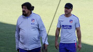 Simeone y el Mono Burgos durante una pretemporada.