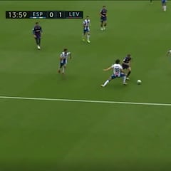 Así tumbó Mayoral al Espanyol: vean el toque en la arrancada para descomponer a su rival